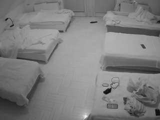 voyeurcam-julmodels-bed-6