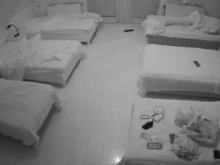 voyeurcam-julmodels-bed-6 webcam
