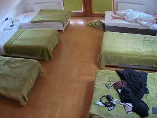 voyeurcam-julmodels-bed-6 webcam
