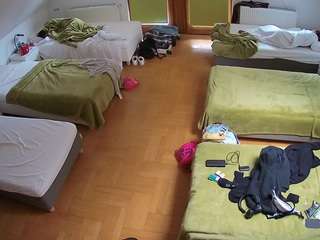 voyeurcam-julmodels-bed-6 webcam