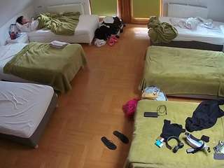 voyeurcam-julmodels-bed-6