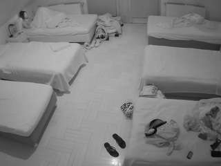 voyeurcam-julmodels-bed-6