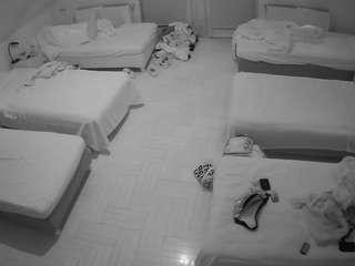 voyeurcam-julmodels-bed-6
