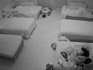 voyeurcam-julmodels-bed-6 webcam