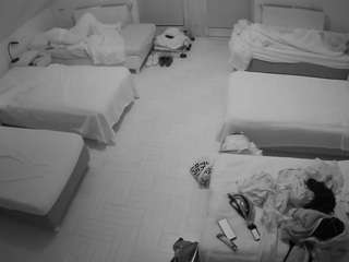 voyeurcam-julmodels-bed-6 webcam