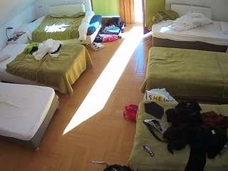 Live stream of voyeurcam-julmodels-bed-6