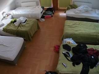 Live stream of voyeurcam-julmodels-bed-6