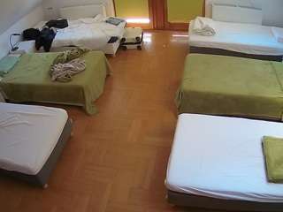 voyeurcam-julmodels-bed-6