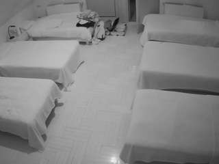 voyeurcam-julmodels-bed-6