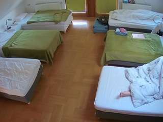 voyeurcam-julmodels-bed-6