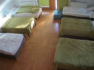 voyeurcam-julmodels-bed-6 webcam