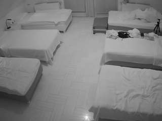 voyeurcam-julmodels-bed-6 webcam
