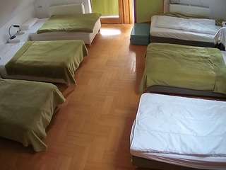 voyeurcam-julmodels-bed-6 webcam