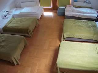 यह मॉडल अभी लाइव है. voyeurcam-julmodels-bed-6