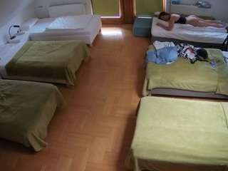 Dieses Model ist jetzt live. voyeurcam-julmodels-bed-6