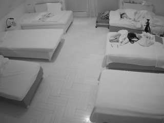 このモデルは現在ライブ中です。 voyeurcam-julmodels-bed-6