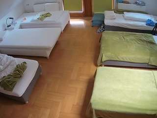 هذا النموذج مباشر الآن. voyeurcam-julmodels-bed-6