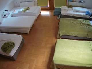 Mẫu này đang trực tiếp. voyeurcam-julmodels-bed-6