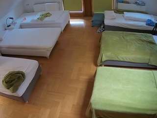 Dit model is nu live. voyeurcam-julmodels-bed-6