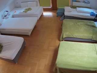 Dit model is nu live. voyeurcam-julmodels-bed-6