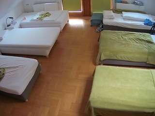 Ce modèle est en direct maintenant. voyeurcam-julmodels-bed-6