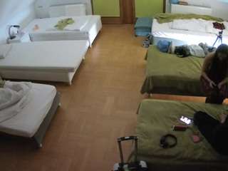 le modèle voyeurcam-julmodels-bed-6 est en webcam porno dans un show sur le site camsoda, il possède les tags suivants: flashing,hidden cam,julmodels house,no drinking,no smoking,perkytits,pov,sex,sexwebcam,hd