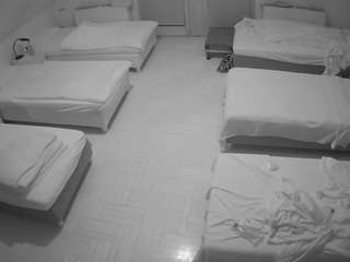 voyeurcam-julmodels-bed-6