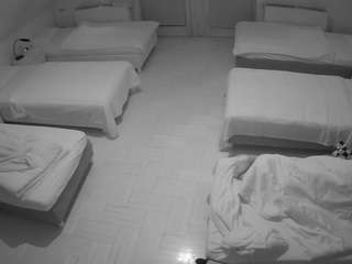 voyeurcam-julmodels-bed-6