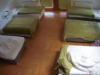 voyeurcam-julmodels-bed-6