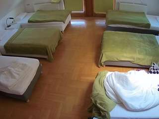 voyeurcam-julmodels-bed-6