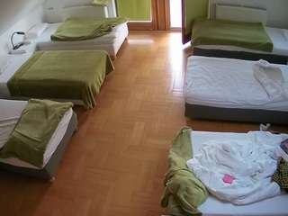voyeurcam-julmodels-bed-6