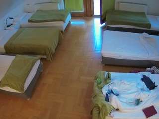 voyeurcam-julmodels-bed-6