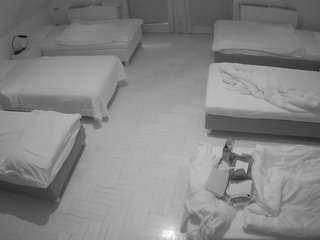 voyeurcam-julmodels-bed-6