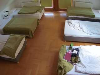 voyeurcam-julmodels-bed-6