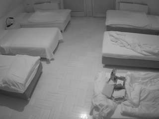 voyeurcam-julmodels-bed-6