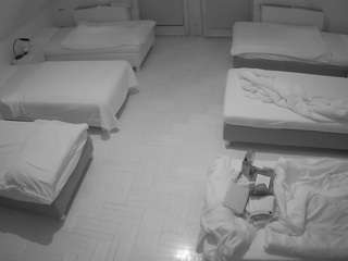 voyeurcam-julmodels-bed-6