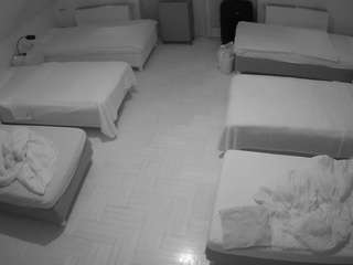 voyeurcam-julmodels-bed-6 camsoda