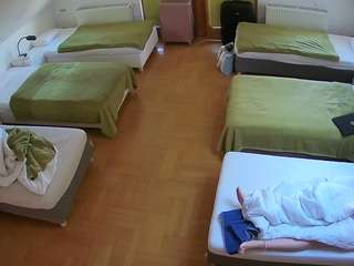 voyeurcam-julmodels-bed-6