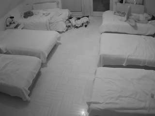 voyeurcam-julmodels-bed-6