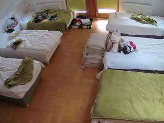 voyeurcam-julmodels-bed-6