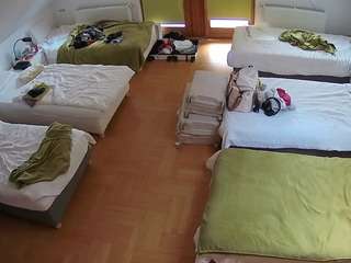 voyeurcam-julmodels-bed-6