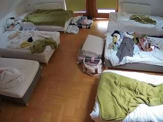 voyeurcam-julmodels-bed-6 Sex Cam Show
