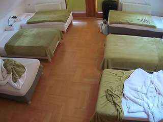 voyeurcam-julmodels-bed-6 live webcam show