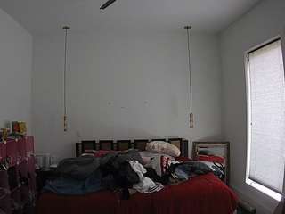 voyeurcam-lacemelacey-01