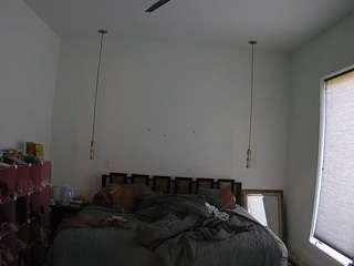 voyeurcam-lacemelacey-01