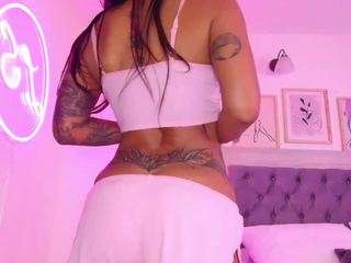 Lauren Saenz live webcam show