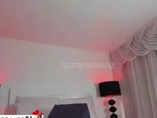laurensaenz's Live Sex Cam Show