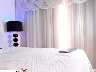 laurensaenz's Live Sex Cam Show