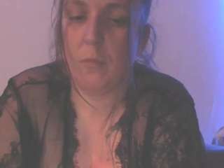 le modèle harleyslut69 est en webcam porno dans un show sur le site camsoda, il possède les tags suivants: amateur,nipple piercings,who,wet,toys,tease,tattoos,strip,squirting,solo,smoking,slut,sexcam,orgasm,anal,no drinking,milf,dirty-talk,ass,ass bouncing