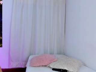 steffanyredx's CamSoda show and profile